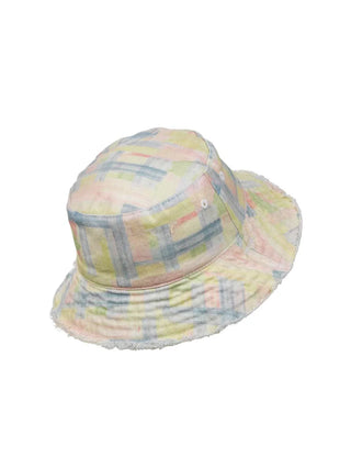 Elodie Hatt med Pastellflätor