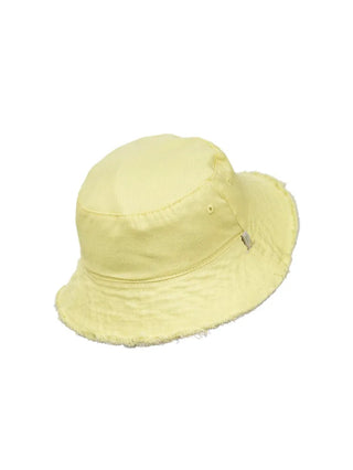 Elodie Hatt med Pastellflätor